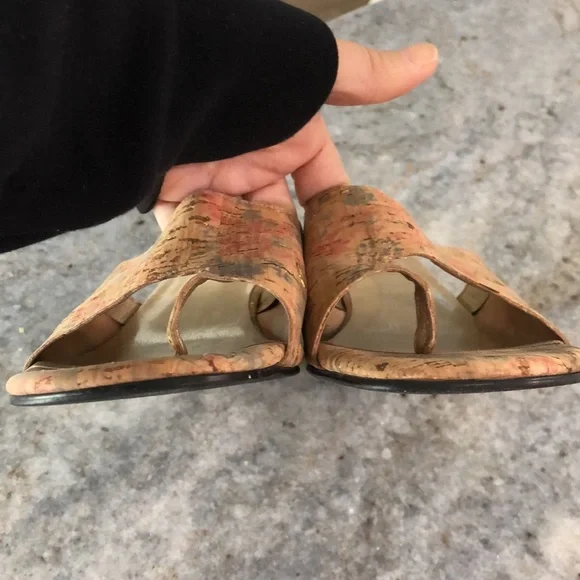 BOB BAKER Kitten Heel Cork Thong Sandals - Picture 6 of 8